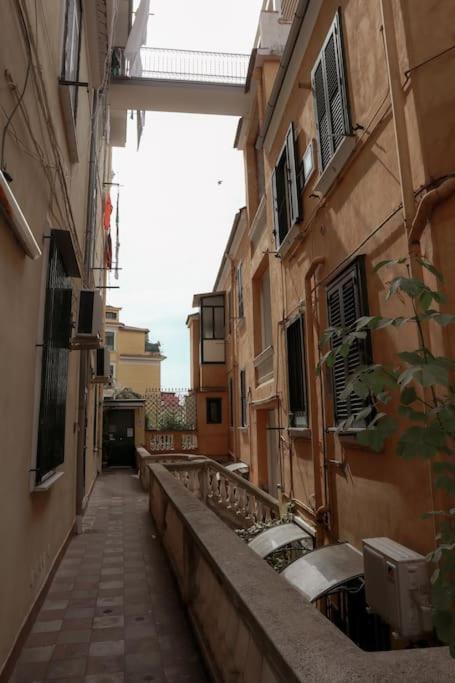 Icon Living * Salerno